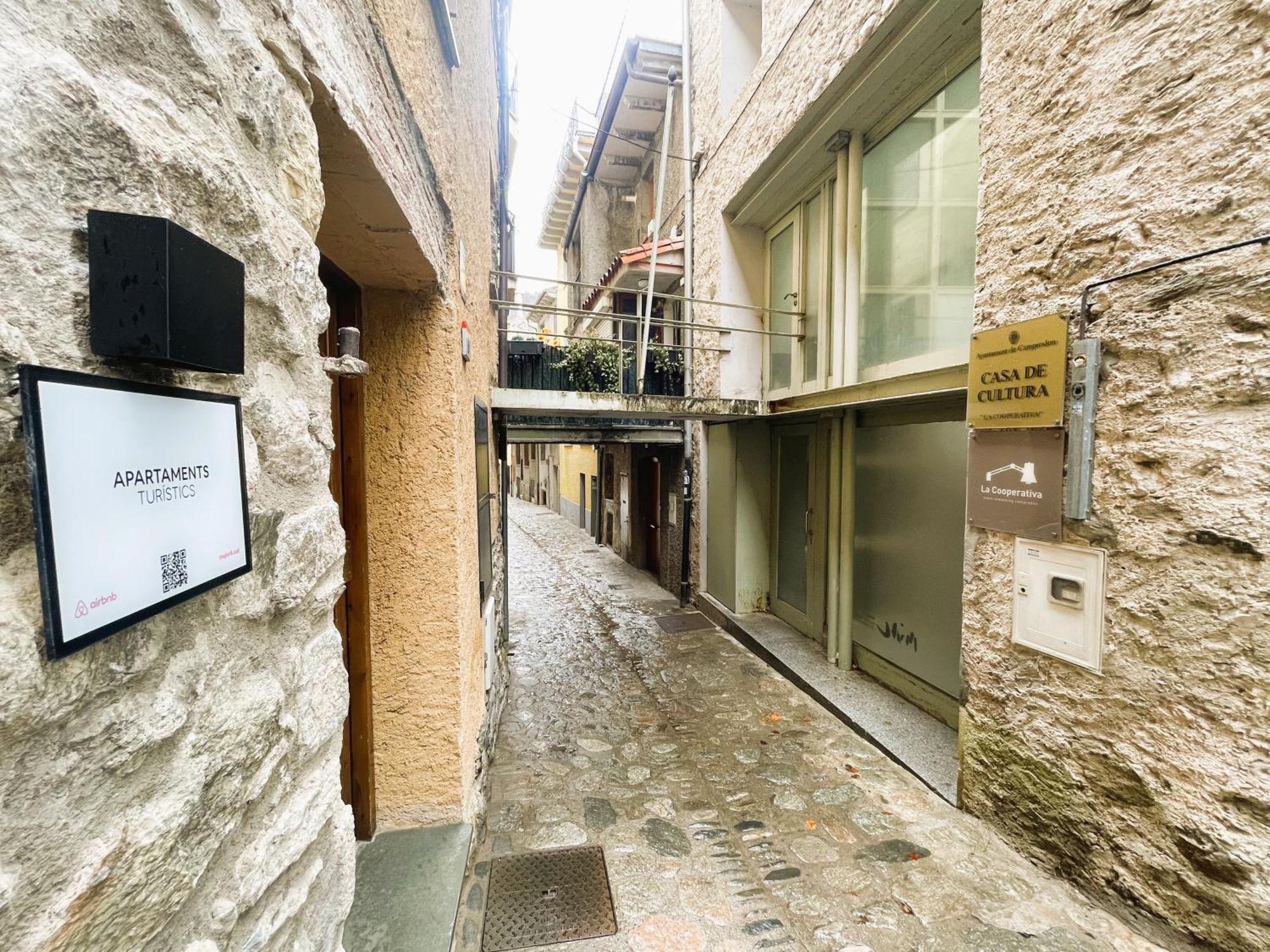 Dúplex con buhardilla en el centro histórico de Camprodon  Exterior foto